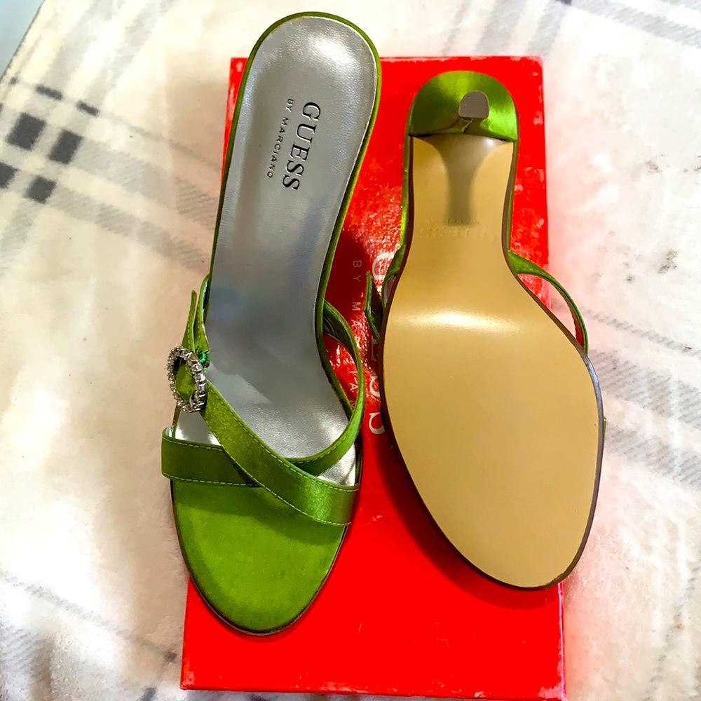 Guess high heel sandals, brand new, never used, color green, size 7.5